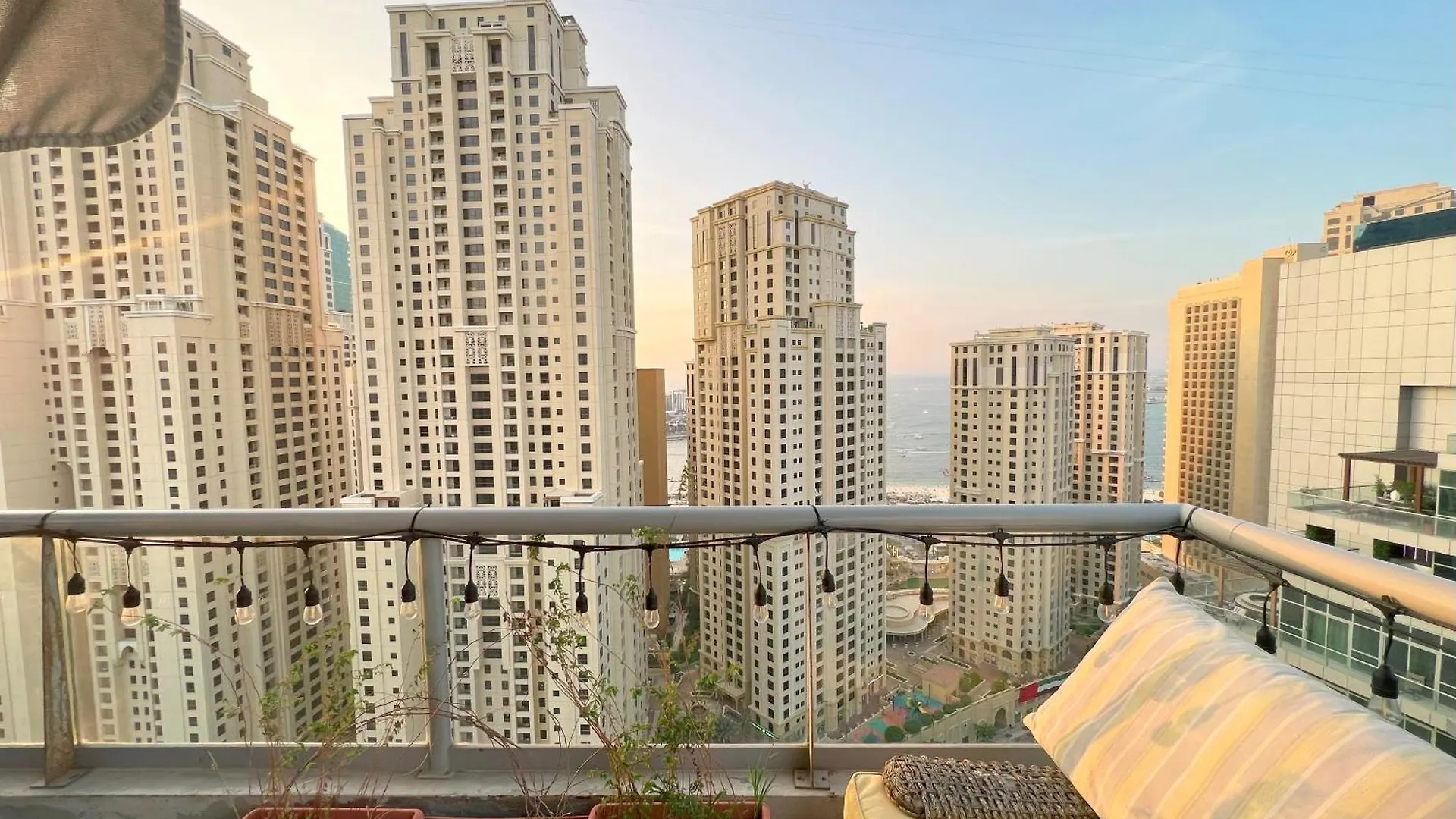 Апартаменты Thepenthouse Coliving II Дубай Проживание в семье